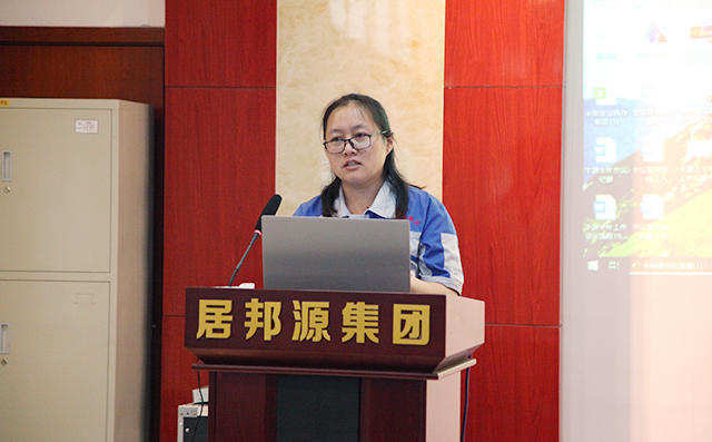 貨運(yùn)內(nèi)勤代表孟德林對(duì)公司工作體系以及貨運(yùn)部門(mén)的工作進(jìn)行匯報(bào)。 貨運(yùn)內(nèi)勤代表孟德林對(duì)公司工作體系以及貨運(yùn)部門(mén)的工作進(jìn)行匯報(bào)。